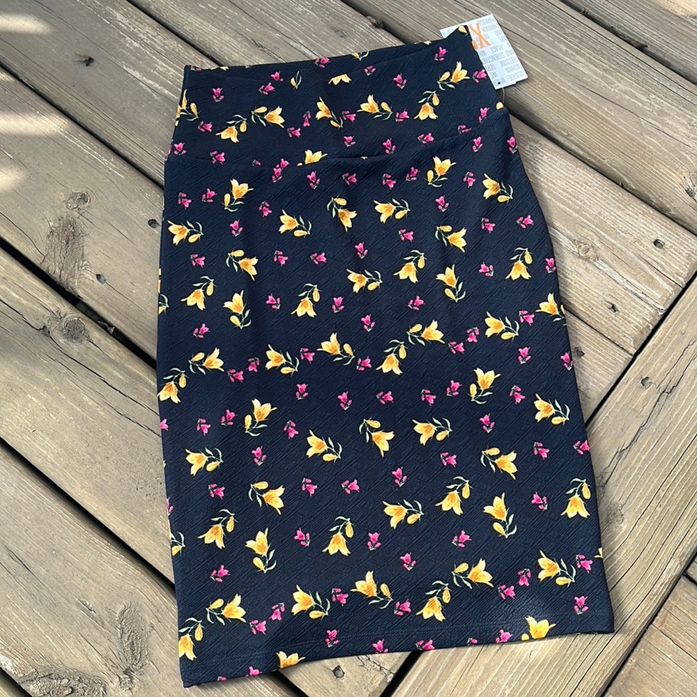 LulaRoe floral Cassie